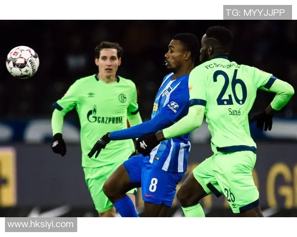 沙尔克04主场战平凯泽斯劳滕，难分高下展现实力