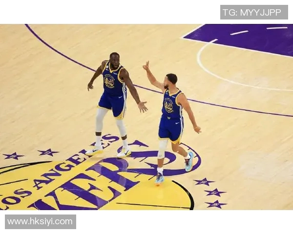 勇士主场大胜湖人,库里狂砍30+17!火力全开! 勇士主场大胜湖人,库里狂砍30+17!火力全开!