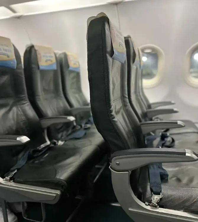 空姐当保洁喝水也收钱你嫌弃的“臭飞机”是中国最赚钱的航空公司(图10)