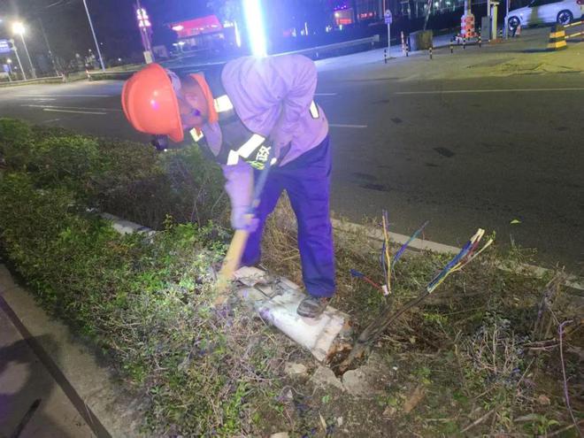 爱体育平台春节我在岗 有一种“年味”叫“城管人”的坚守(图9)