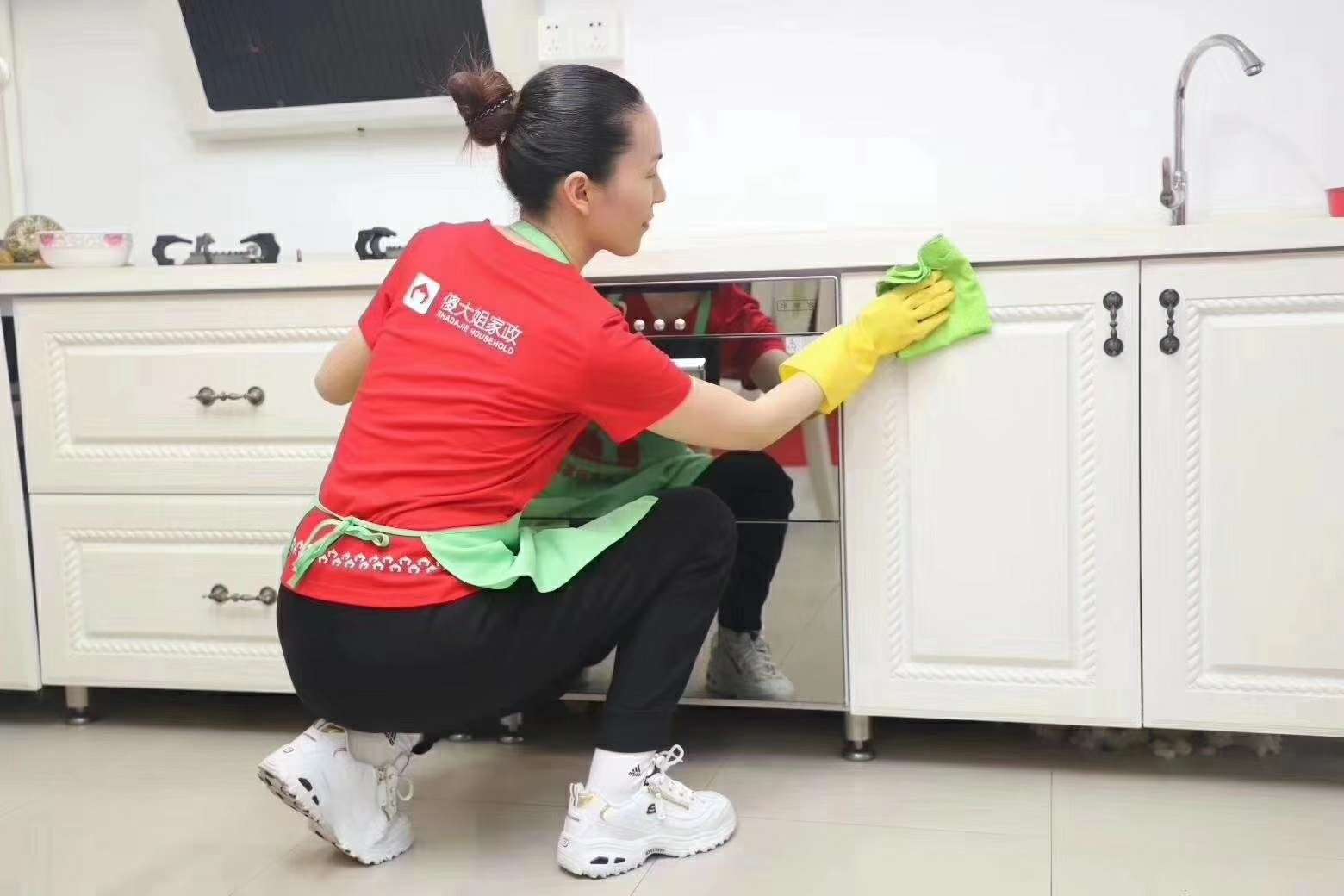 2025年家政服务行业发展趋势前景分析预测爱体育下载