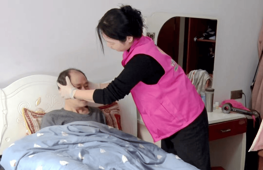 “慧赣家”巾帼家政进社区丨上饶：巾帼家政进社区推动服务到家(图8)