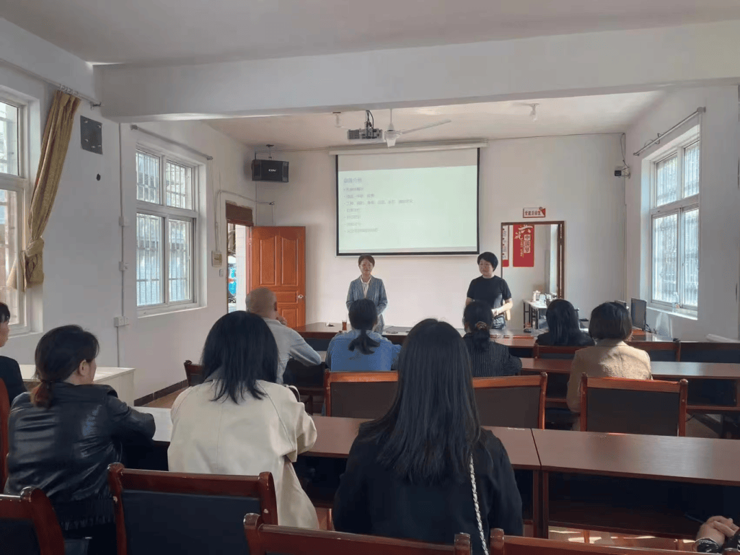 “慧赣家”巾帼家政进社区丨上饶：巾帼家政进社区推动服务到家(图7)