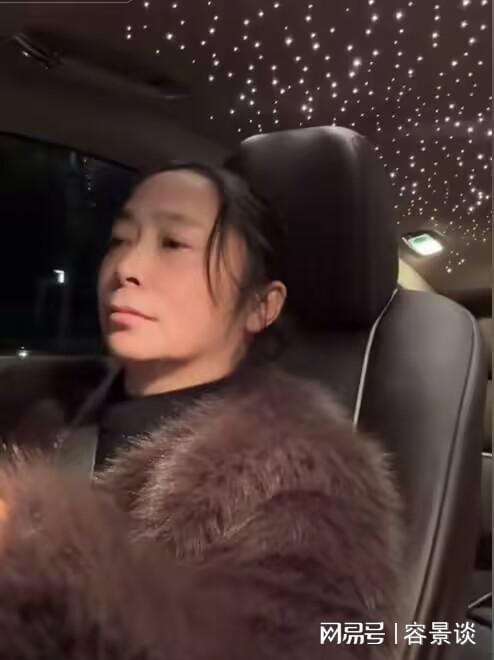 浙江保姆晒日常工作出门开大劳买菜拿LV雇主还报销她的零食(图5)