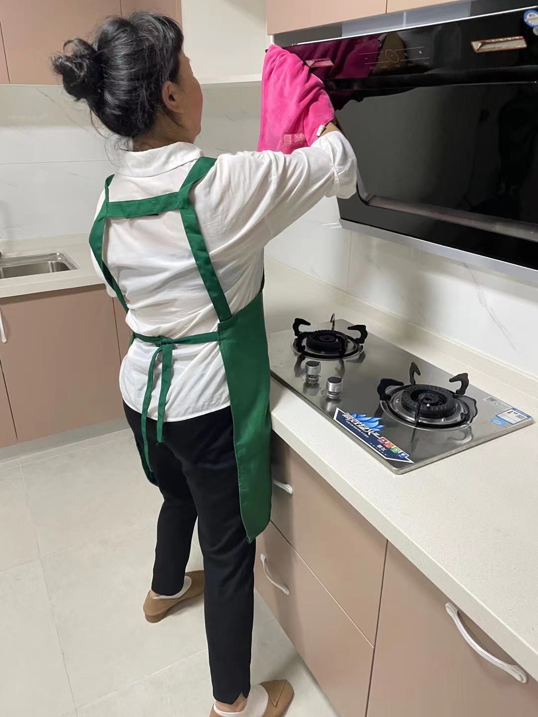 爱体育官网遇到这种女保姆你的内心会感到平静吗？揭开她背后的秘密