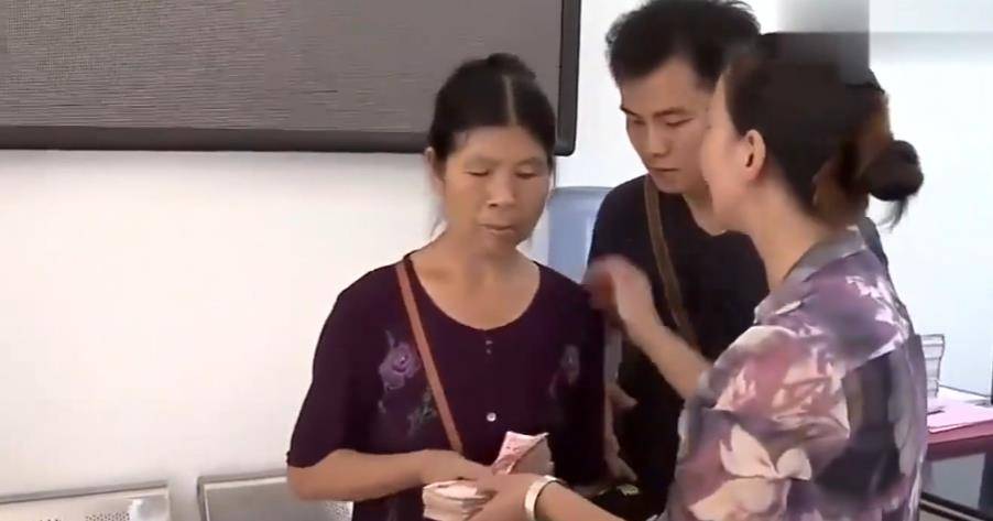 2019年一名保姆被辞退却赖着不走竟是因与66岁雇主同居5年(图19)