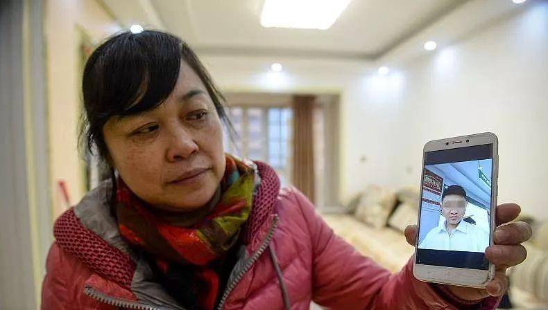 92年重庆保姆偷走雇主儿子26年后归还生母：养废了爱体育官网才还给我(图4)
