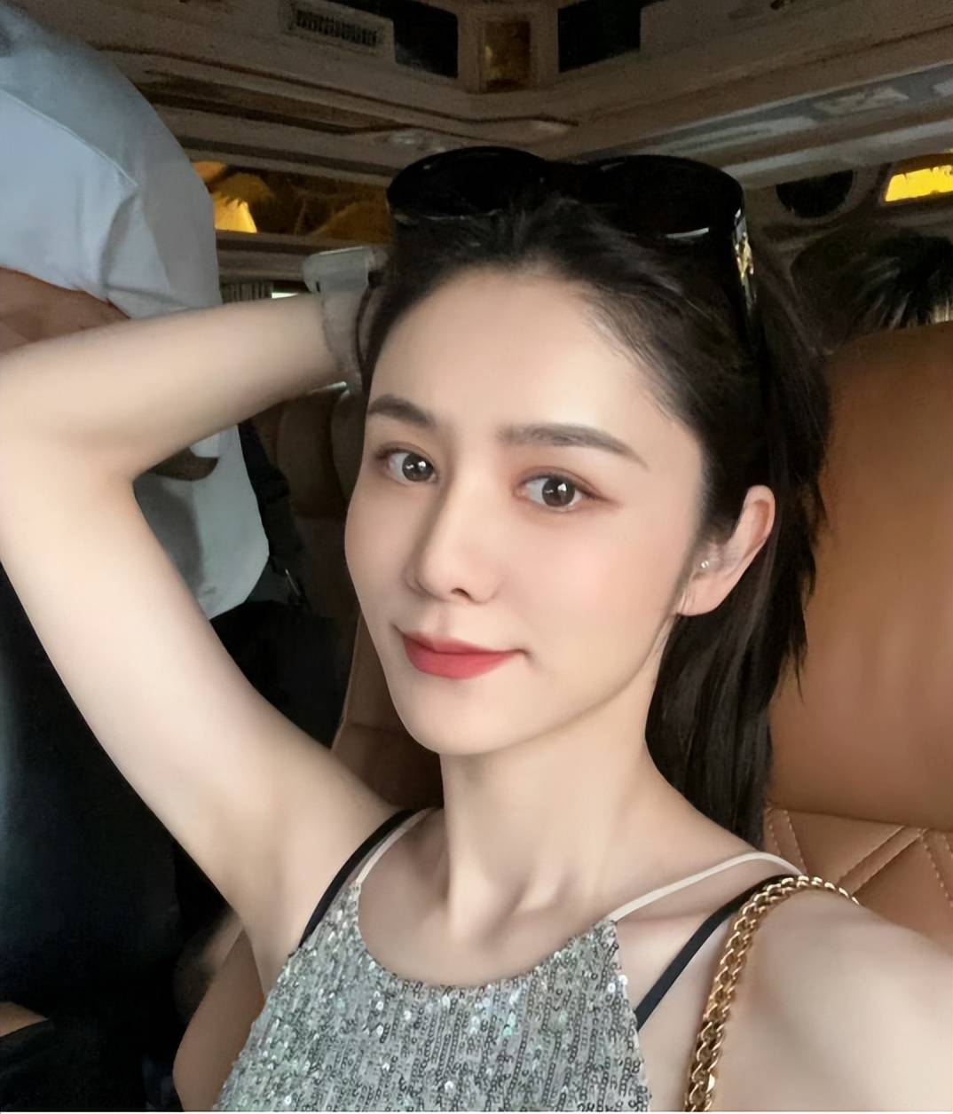 爱体育网址林峯妻子查保姆行李遭全网群嘲被质疑尖酸刻薄比吴千语差好多(图6)