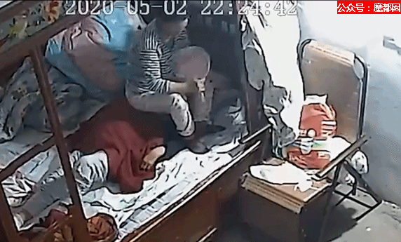 爱体育入口保姆闷死83岁老人后说了一句话我开始害怕（监控拍下画面）(图5)