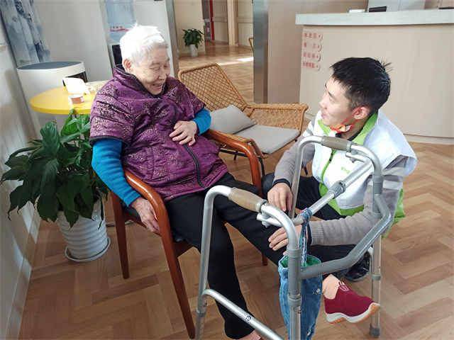 赤峰五狐家政：保姆篇保姆对于家庭和社会有着特殊意义和价值(图2)