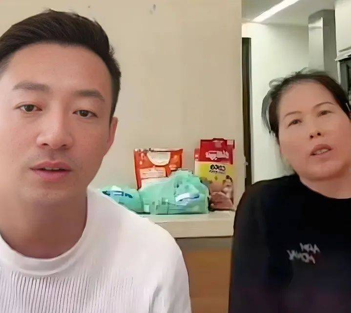 汪小菲家保姆小杨阿姨突然在社交群组放出三句狠话硬刚娱乐圈黑幕(图2)