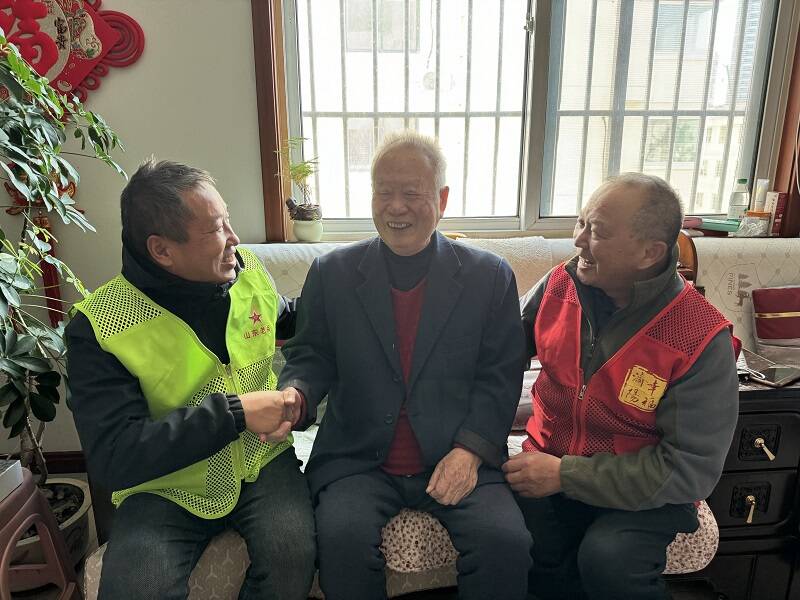 任城：退役军人暖心帮扶独居老人 “幸福邻里”温情守护夕阳红(图1)