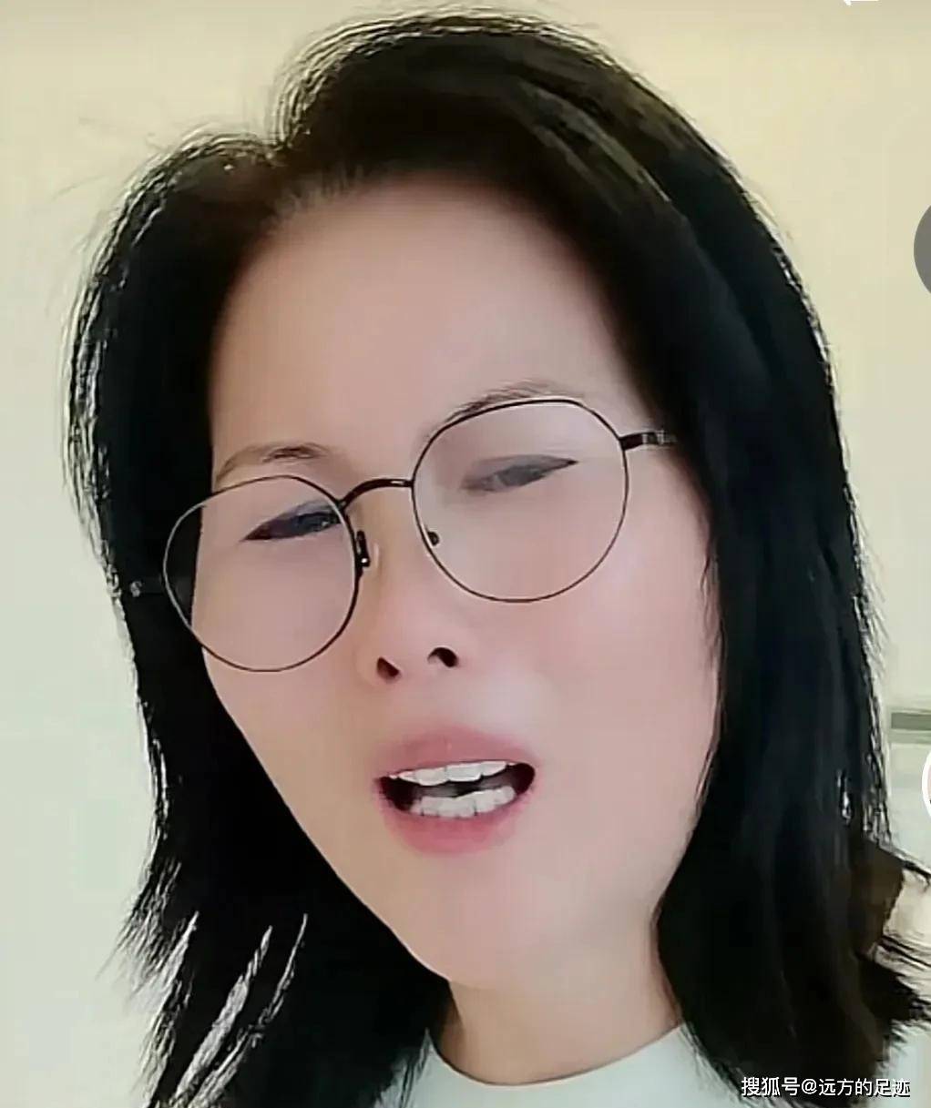 保姆直播落泪：母爱与责任的天平谁来平衡？真相与遗憾？(图2)