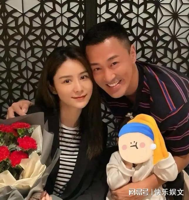 林峯力挺娇妻检查保姆行李箱争议不重要他爱体育入口称自己太太很正能量(图3)