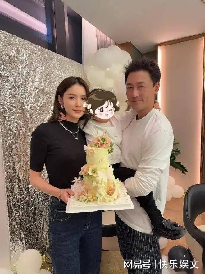 林峯力挺娇妻检查保姆行李箱争议不重要他爱体育入口称自己太太很正能量(图2)