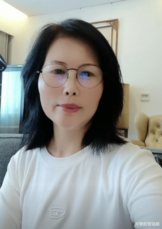 大S保姆杨阿姨爆料汪小菲儿女结束清爱体育官网明假期张兰生日员工祝福(图1)