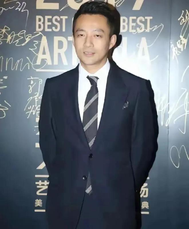 汪小菲御用保姆——小杨阿姨直播间的神秘帅气小伙是谁？(图2)