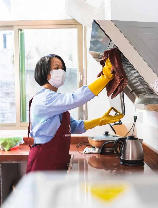 12年南京保姆凌晨犯病持刀狂砍雇主一家警方查出意外真相(图15)