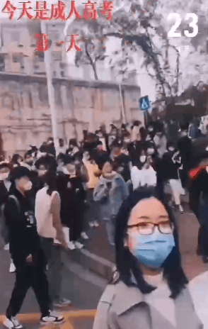长沙56岁保洁大叔自学国际经济两年半获文凭：内心平静还想继续考大学读本科(图5)