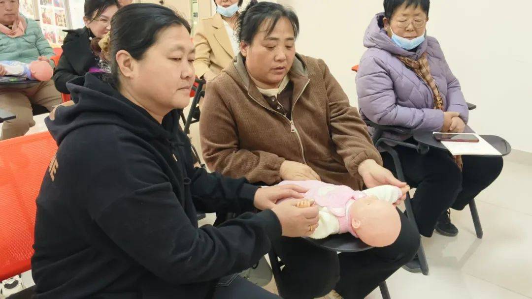 【巾帼家政进社区 暖心服务惠万家】平原县妇联开展巾帼家政培训系列活动(图6)